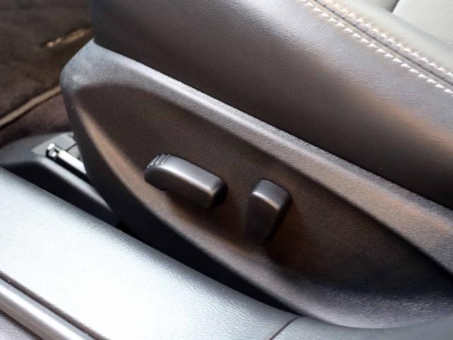 スカイライン ３５０ＧＴ　ＦＯＵＲ　ハイブリッド　タイプＰ　全方位運転支援システム　インテリジェントクルーズコントロール　アラウンドビューモニター　メーカーナビ　フルセグＴＶ　社外１９インチアルミ　黒革シート　メモリー付パワーシート　シートヒーター　ＥＴＣ（32枚目）