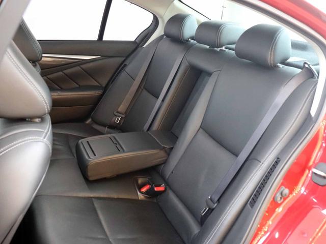 スカイライン ３５０ＧＴ　ＦＯＵＲ　ハイブリッド　タイプＰ　全方位運転支援システム　インテリジェントクルーズコントロール　アラウンドビューモニター　メーカーナビ　フルセグＴＶ　社外１９インチアルミ　黒革シート　メモリー付パワーシート　シートヒーター　ＥＴＣ（34枚目）