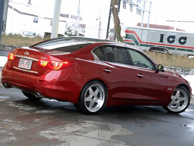 スカイライン ３５０ＧＴ　ＦＯＵＲ　ハイブリッド　タイプＰ　全方位運転支援システム　インテリジェントクルーズコントロール　アラウンドビューモニター　メーカーナビ　フルセグＴＶ　社外１９インチアルミ　黒革シート　メモリー付パワーシート　シートヒーター　ＥＴＣ（40枚目）