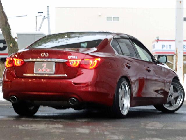 スカイライン ３５０ＧＴ　ＦＯＵＲ　ハイブリッド　タイプＰ　全方位運転支援システム　インテリジェントクルーズコントロール　アラウンドビューモニター　メーカーナビ　フルセグＴＶ　社外１９インチアルミ　黒革シート　メモリー付パワーシート　シートヒーター　ＥＴＣ（42枚目）