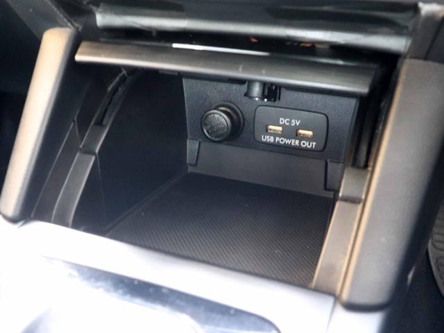 レガシィＢ４ ベースグレード　アイサイトｖｅｒ３　全車速追従クルーズ　ＳＤナビ　フルセグＴＶ　バックカメラ　ＬＥＤヘッドライト　パドルシフト　パワーシート　シートヒーター　アクティブレーンキープ　車線逸脱警報　スマートキー（9枚目）