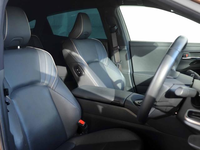 クラウンクロスオーバー Gアドバンスド・レザーパッケージ モデリスタエアロ デジタルインナーミラー 12.3型ナビTV パノラミックビューモニター セーフティセンス ブラインドスポット 4眼LEDヘッドライト 黒本革 ステアリングヒーター シートヒーター(6枚目)