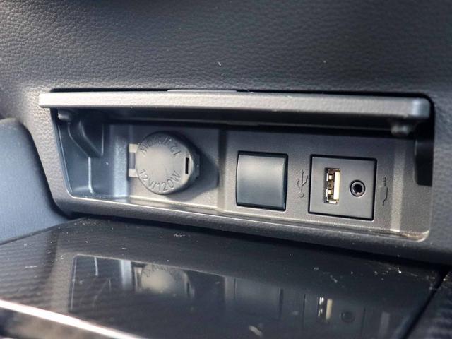 クラウンハイブリッド ＲＳアドバンス　Ｆｏｕｒ　ジャパンカラーセレクションＰＫＧ　寒冷地仕様　　セーフティＰＫＧプラス　メーカーナビＴＶ　パノラミックビューモニター　レーダークルーズ　Ａハイビーム　黒本革　ブラインドスポット　ＲＣＴＡ　ＥＴＣ（12枚目）