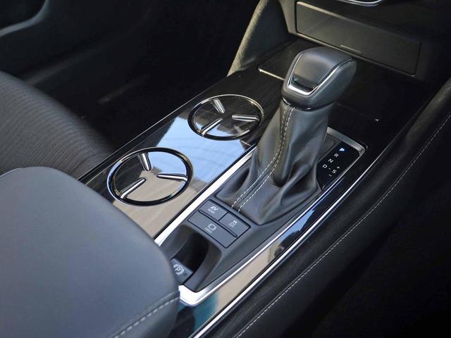 クラウンハイブリッド Ｇ　Ｆｏｕｒ　寒冷地仕様　メーカーナビＴＶ　セーフティＰＫＧプラス　リアサポートＰＫＧ　パノラミックビューモニター　インテリジェントパーキングアシスト２　ブラインドスポット　３眼ＬＥＤ　メモリー付パワーシート（12枚目）