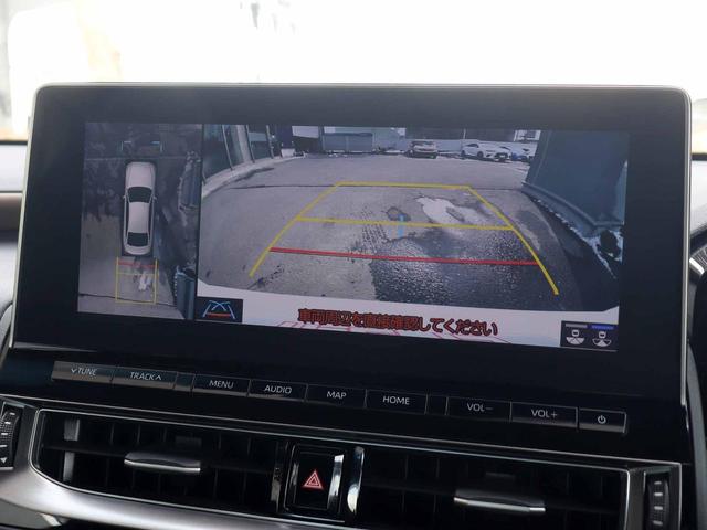 クラウンハイブリッド Ｓ　Ｆｏｕｒ　後期型　寒冷地仕様　セーフティＰＫＧプラス　１２．３型ナビＴＶ　パノラミックビューモニター　レーダークルーズ　ブラインドスポット　Ａハイビーム　ＥＴＣ　シートヒーター　茶半革　カラーＨＵＤ（8枚目）