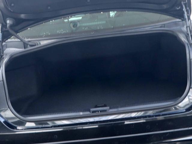 クラウンハイブリッド Ｇ－エグゼクティブ　Ｆｏｕｒ　後期型　モデリスタエアロ　寒冷地仕様　セーフティＰＫＧプラス　メーカーナビＴＶ　パノラミックビューモニター　デジタルインナーミラー　パーキングサポートブレーキ　黒本革　メモリー付パワーシート　ＥＴＣ（42枚目）