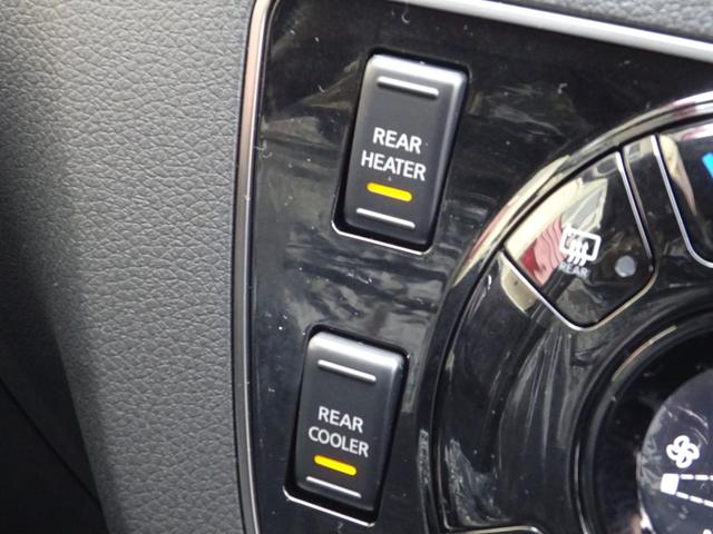 キャラバン ロンググランドプレミアムGX アラウンドビューモニター 電動スライドドア イージークローザー リアヒーター、クーラー プッシュスタート 革巻ステアリング LEDヘッドランプ、テール、フォグランプ 寒冷地仕様車(8枚目)