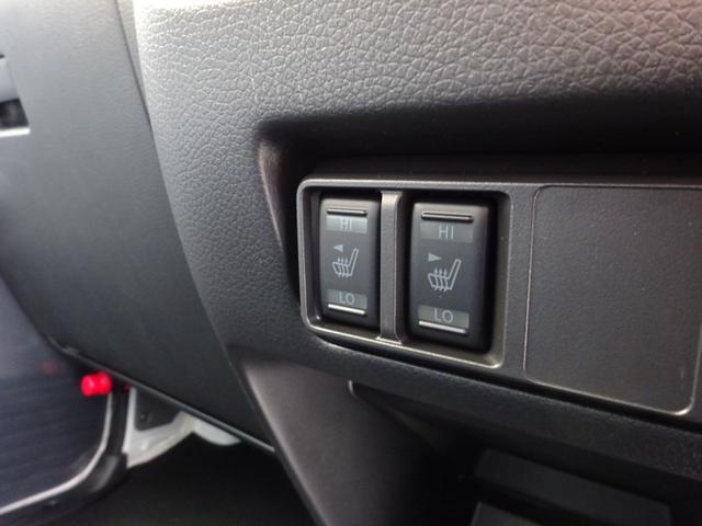 キャラバン ロンググランドプレミアムGX アラウンドビューモニター 電動スライドドア イージークローザー リアヒーター、クーラー プッシュスタート 革巻ステアリング LEDヘッドランプ、テール、フォグランプ 寒冷地仕様車(12枚目)