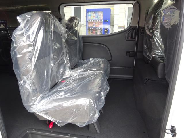 キャラバン ロンググランドプレミアムGX アラウンドビューモニター 電動スライドドア イージークローザー リアヒーター、クーラー プッシュスタート 革巻ステアリング LEDヘッドランプ、テール、フォグランプ 寒冷地仕様車(15枚目)