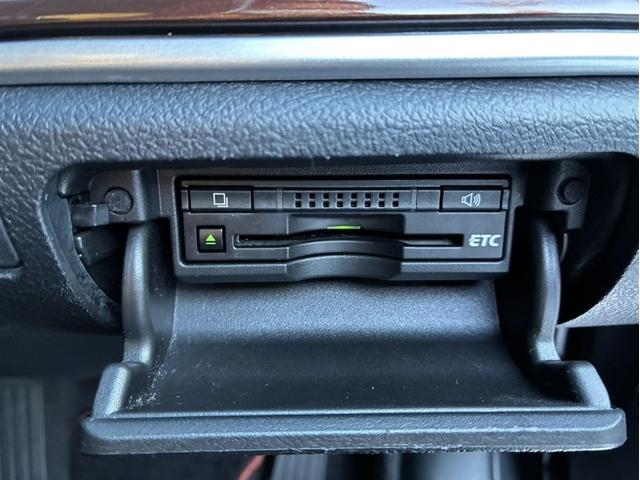 クラウンハイブリッド ロイヤルサルーン Four ブラックスタイル(17枚目)