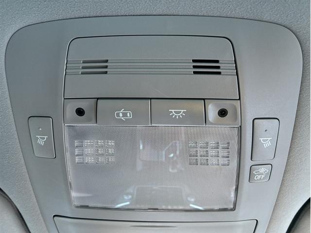 クラウンハイブリッド ロイヤルサルーン Four ブラックスタイル(20枚目)