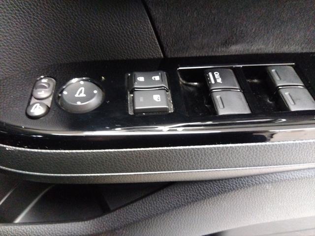 Ｎ－ＢＯＸカスタム Ｌ　後期型　衝突軽減ブレーキ　バックカメラ　ワンセグＴＶ　片側パワースライドドア　ＣＤ　エンジンスターター　アイドリングストップ　スマートキー　純正アルミホイール　ＬＥＤヘッドライト　ＡＢＳ　４ＷＤ（28枚目）