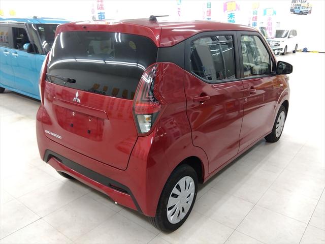 ｅＫワゴン Ｍ　４ＷＤ　衝突軽減ブレーキ　ＥＴＣ　ＣＤ・ＤＶＤ再生　アイドリングストップ　ＡＢＳ　キーレス　シート・ドアミラーヒーター　誤発信抑制装置　Ｗ・サイド・カーテンエアバック　フル装備　禁煙車（4枚目）