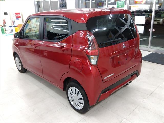 ｅＫワゴン Ｍ　４ＷＤ　衝突軽減ブレーキ　ＥＴＣ　ＣＤ・ＤＶＤ再生　アイドリングストップ　ＡＢＳ　キーレス　シート・ドアミラーヒーター　誤発信抑制装置　Ｗ・サイド・カーテンエアバック　フル装備　禁煙車（5枚目）