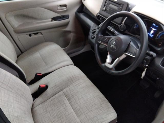 ｅＫワゴン Ｍ　４ＷＤ　衝突軽減ブレーキ　ＥＴＣ　ＣＤ・ＤＶＤ再生　アイドリングストップ　ＡＢＳ　キーレス　シート・ドアミラーヒーター　誤発信抑制装置　Ｗ・サイド・カーテンエアバック　フル装備　禁煙車（9枚目）