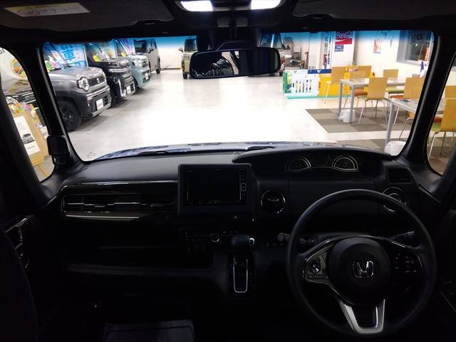 Ｎ－ＢＯＸカスタム Ｇ・Ｌホンダセンシング　４ＷＤ　衝突軽減ブレーキ　Ｂｌｕｅｔｏｏｔｈ　バックカメラ　ドラレコ　純正ナビＴＶ　片側パワースライドドア　ＵＳＢ接続　ＥＴＣ　スマートキー　アイドリングストップ　ＡＢＳ　ＬＥＤヘッドライ　ト禁煙車（14枚目）