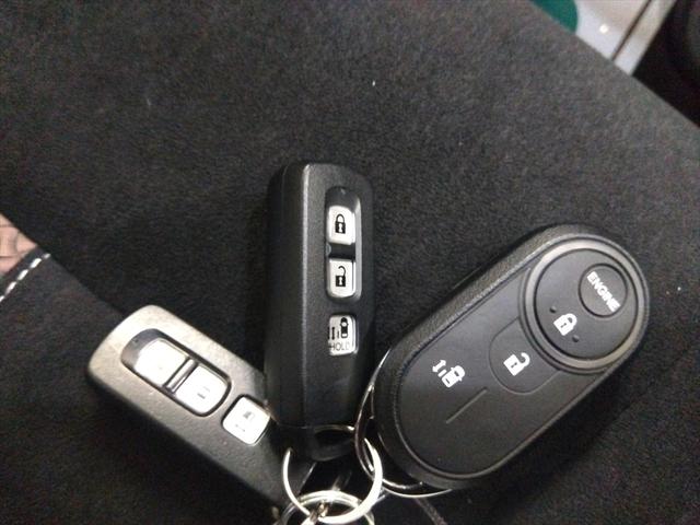 Ｎ－ＢＯＸカスタム Ｇ・Ｌホンダセンシング　４ＷＤ　衝突軽減ブレーキ　Ｂｌｕｅｔｏｏｔｈ　バックカメラ　ドラレコ　純正ナビＴＶ　片側パワースライドドア　ＵＳＢ接続　ＥＴＣ　スマートキー　アイドリングストップ　ＡＢＳ　ＬＥＤヘッドライ　ト禁煙車（31枚目）