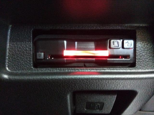 スペーシアカスタム ハイブリッドＸＳ　全方位モニター付純正ナビＴＶスズキコネクト対応通信機装着車　４ＷＤ　衝突軽減ブレーキ　Ｂｌｕｅｔｏｏｔｈ　全周囲カメラ　バックカメラ　ドラレコ　フルセグＴＶ　純正ナビ　両側パワースライドドア　ＥＴＣ（26枚目）