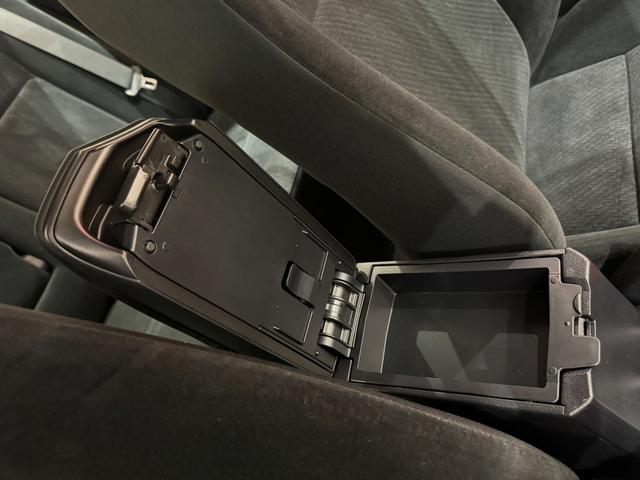 カローラアクシオ １．５Ｇ　トヨタセーフティセンスＣ　キーレス　純正ナビ　地デジ　バックカメラ　Ｂｌｕｅｔｏｏｔｈ　ＥＴＣ　ステアリモコン　オートエアコン　フロント熱線　ミラーヒーター　フロントフォグランプ　社外アルミホイール（36枚目）
