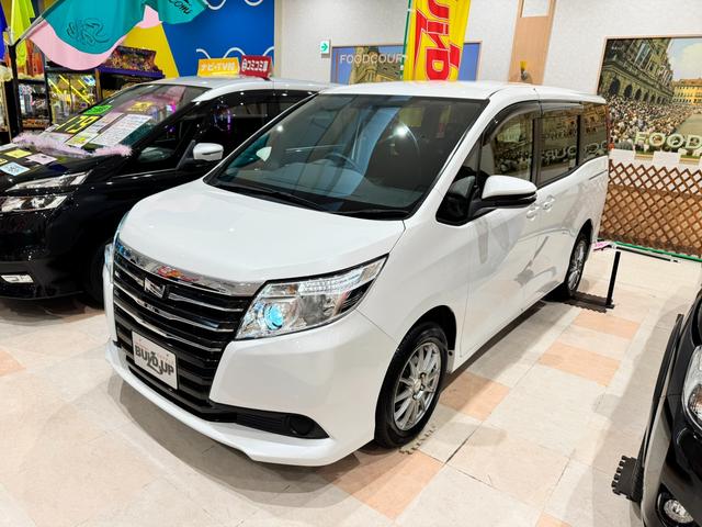 ノア Ｘ　４ＷＤ　純正ナビ　フルセグＴＶ　バックカメラ　スマーキー　プッシュスタート　両側パワースライドドア　ＬＥＤオートライト　Ｂｌｕｅｔｏｏｔｈ　ＥＴＣ　３列シート７人乗り　アイドリングストップ（2枚目）