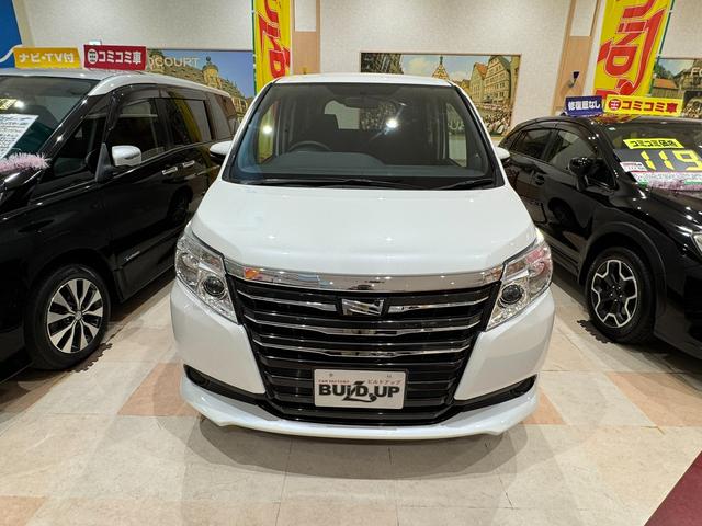 ノア Ｘ　４ＷＤ　純正ナビ　フルセグＴＶ　バックカメラ　スマーキー　プッシュスタート　両側パワースライドドア　ＬＥＤオートライト　Ｂｌｕｅｔｏｏｔｈ　ＥＴＣ　３列シート７人乗り　アイドリングストップ（6枚目）