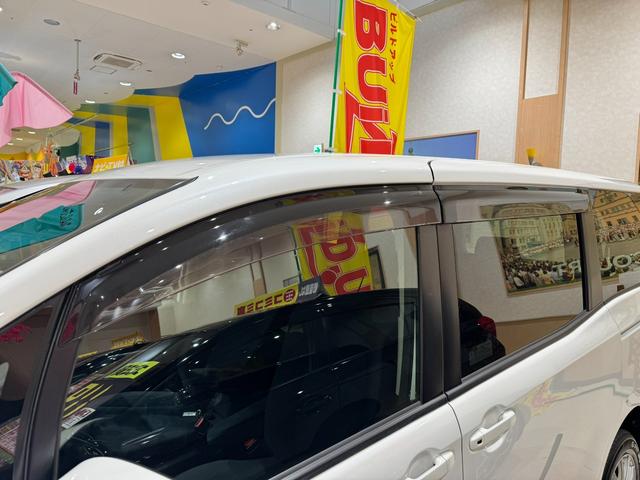 ノア Ｘ　４ＷＤ　純正ナビ　フルセグＴＶ　バックカメラ　スマーキー　プッシュスタート　両側パワースライドドア　ＬＥＤオートライト　Ｂｌｕｅｔｏｏｔｈ　ＥＴＣ　３列シート７人乗り　アイドリングストップ（14枚目）