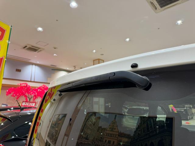 ノア Ｘ　４ＷＤ　純正ナビ　フルセグＴＶ　バックカメラ　スマーキー　プッシュスタート　両側パワースライドドア　ＬＥＤオートライト　Ｂｌｕｅｔｏｏｔｈ　ＥＴＣ　３列シート７人乗り　アイドリングストップ（15枚目）
