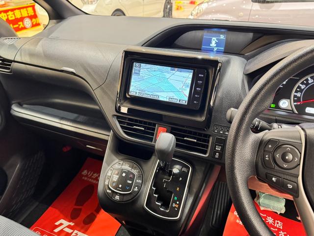 ノア Ｘ　４ＷＤ　純正ナビ　フルセグＴＶ　バックカメラ　スマーキー　プッシュスタート　両側パワースライドドア　ＬＥＤオートライト　Ｂｌｕｅｔｏｏｔｈ　ＥＴＣ　３列シート７人乗り　アイドリングストップ（22枚目）