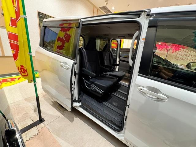 ノア Ｘ　４ＷＤ　純正ナビ　フルセグＴＶ　バックカメラ　スマーキー　プッシュスタート　両側パワースライドドア　ＬＥＤオートライト　Ｂｌｕｅｔｏｏｔｈ　ＥＴＣ　３列シート７人乗り　アイドリングストップ（47枚目）