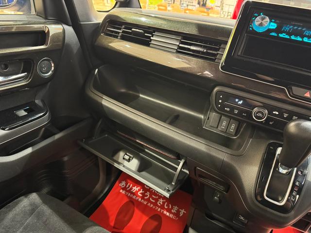 Ｎ－ＢＯＸカスタム Ｇ・Ｌホンダセンシング　４ＷＤ　ワンオーナー　ソナーセンサー　スマートキー　プッシュスタート　両側スライドドア片側電動　フロント左右シートヒーター　ＬＥＤオートライト　ＬＥＤフロントフォグ　ミラーヒーター　ＥＴＣ（16枚目）