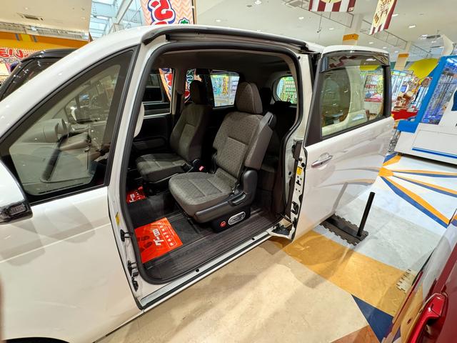 スペイド Ｘ　４ＷＤ　純正ナビ　フルセグＴＶ　Ｂｌｕｅｔｏｏｔｈ　スマートキー　プッシュスタート　ＥＴＣ　スマートルームミラー　バックカメラ　ナノイー　オートエアコン　パワースライドドア　ドアバイザー　４ＷＤ切替可（13枚目）