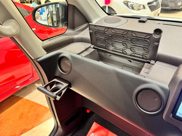 スペイド Ｘ　４ＷＤ　純正ナビ　フルセグＴＶ　Ｂｌｕｅｔｏｏｔｈ　スマートキー　プッシュスタート　ＥＴＣ　スマートルームミラー　バックカメラ　ナノイー　オートエアコン　パワースライドドア　ドアバイザー　４ＷＤ切替可（19枚目）
