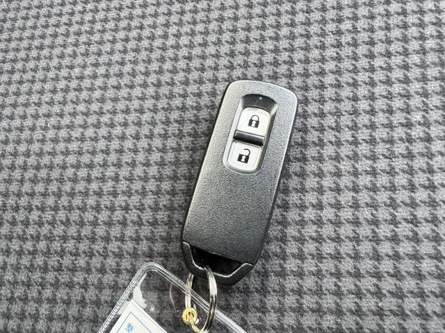 Ｎ－ＯＮＥ Ｇ・Ａパッケージ　４ＷＤ　シティブレーキアクティブシステム　あんしんパッケージ　ＨＩＤオートライト　オートエアコン　ミラーヒーター　スマートキー　プッシュスタート　ベンチシート　ドアバイザー　ウインカーミラー（25枚目）