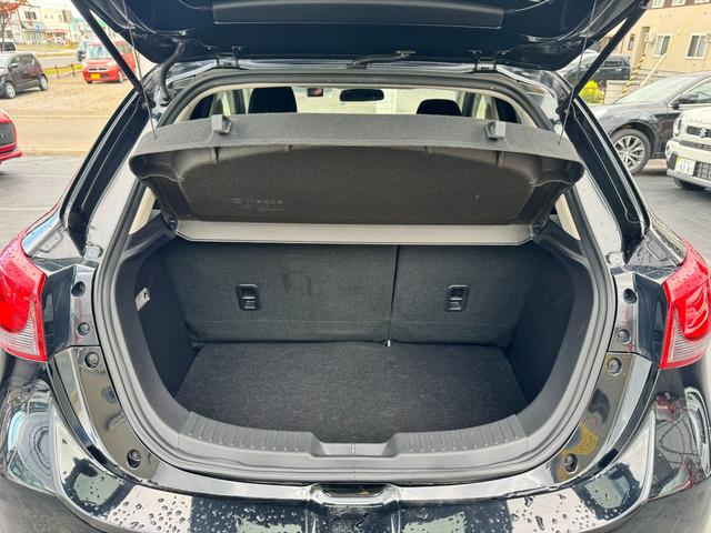 デミオ ＸＤツーリング　４ＷＤ　アイ・アクティブセンス　メーカーオプションナビ　フルセグＴＶ　ステアリモコン　ＬＥＤオートライト　プッシュスタート　オートエアコン　ＭＴモード　パドルシフト　ドアバイザー　純正アルミホイール（24枚目）