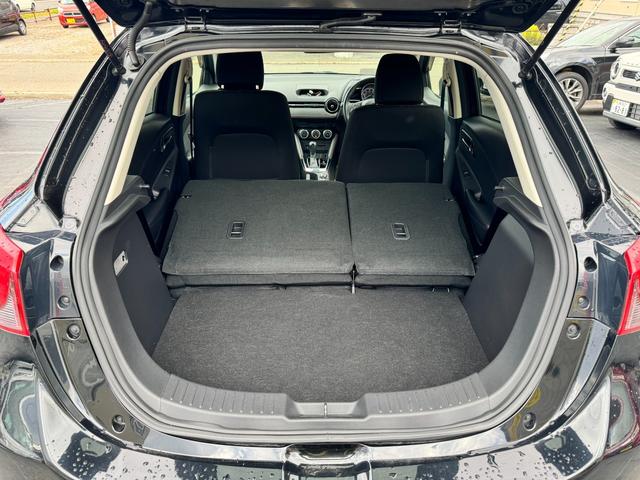 デミオ ＸＤツーリング　４ＷＤ　アイ・アクティブセンス　メーカーオプションナビ　フルセグＴＶ　ステアリモコン　ＬＥＤオートライト　プッシュスタート　オートエアコン　ＭＴモード　パドルシフト　ドアバイザー　純正アルミホイール（26枚目）