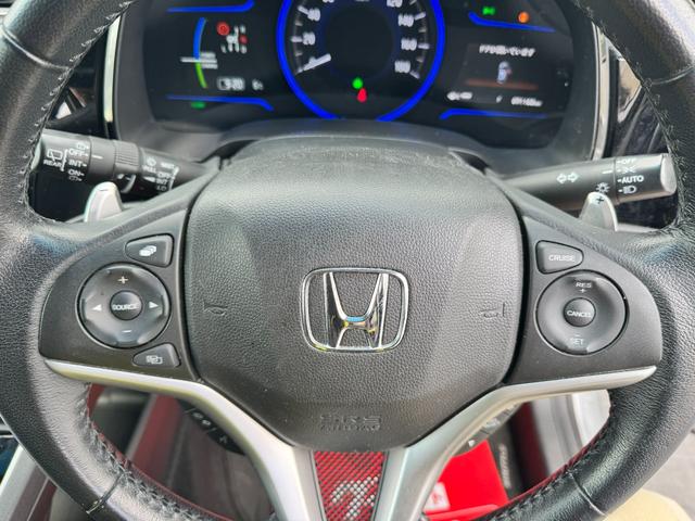 シャトル ハイブリッドＸ　４ＷＤ　シティブレーキアクティブシステム　クルコン　純正ナビ　フルセグＴＶ　Ｂｌｕｅｔｏｏｔｈ　バックカメラ　ステアリモコン　ＬＥＤオートライト　パドルシフト　ミラーヒーター　ハーフレザーシート（19枚目）