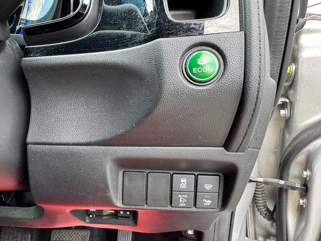 シャトル ハイブリッドＸ　４ＷＤ　シティブレーキアクティブシステム　クルコン　純正ナビ　フルセグＴＶ　Ｂｌｕｅｔｏｏｔｈ　バックカメラ　ステアリモコン　ＬＥＤオートライト　パドルシフト　ミラーヒーター　ハーフレザーシート（20枚目）