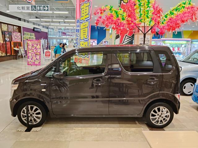 ワゴンR ハイブリッドFX 4WD ブレーキアシスト スマートキー プッシュスタート 左右シートヒーター ドアミラーヒーター ヘッドアップディスプレイ ETC 横滑り防止 フルオートAC 社外アルミ(5枚目)