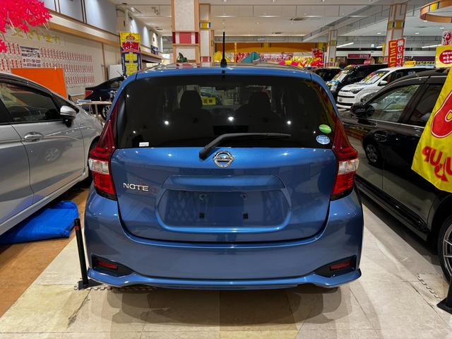 ノート Ｘ　ＦＯＵＲ　４ＷＤ　衝突被害軽減ブレーキシステム　レーンアシスト　オートライト　スマートキー　プッシュスタート　ナビ　地デジ　４ＷＤ切替機能　ライトレベライザー　ドアバイザー（10枚目）