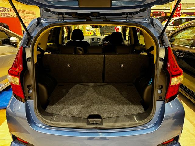 ノート Ｘ　ＦＯＵＲ　４ＷＤ　衝突被害軽減ブレーキシステム　レーンアシスト　オートライト　スマートキー　プッシュスタート　ナビ　地デジ　４ＷＤ切替機能　ライトレベライザー　ドアバイザー（39枚目）