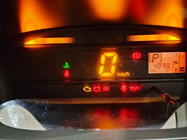 ミライース Ｌｆ　４ＷＤ　デジタルスピードメーター　キーレス　社外ＣＤオーディオ　ドアバイザー（14枚目）