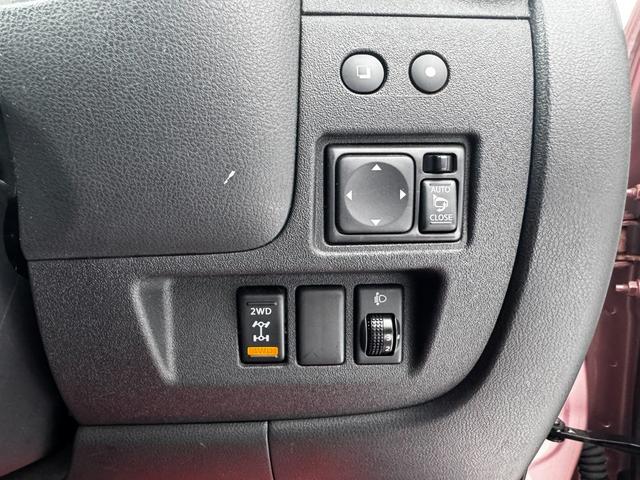 マーチ G FOUR 4WD スマートキー プッシュスタート 純正ナビ フルセグTV オートエアコン オートライト フロントフォグ 四駆切り替え機能 ライトレベライザー ドアバイザー アルミホイール(17枚目)