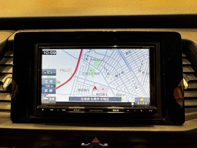 フィット ｅ：ＨＥＶベーシック　４ＷＤ　ホンダセンシング　ＬＥＤオートライト　フロントフォグ　社外ナビ　ＤＶＤ　Ｂｌｕｅｔｏｏｔｈ　バックカメラ　オートエアコン　ミラーヒーター　熱線入フロントガラス　ＥＣＯＮ　横滑り防止（25枚目）