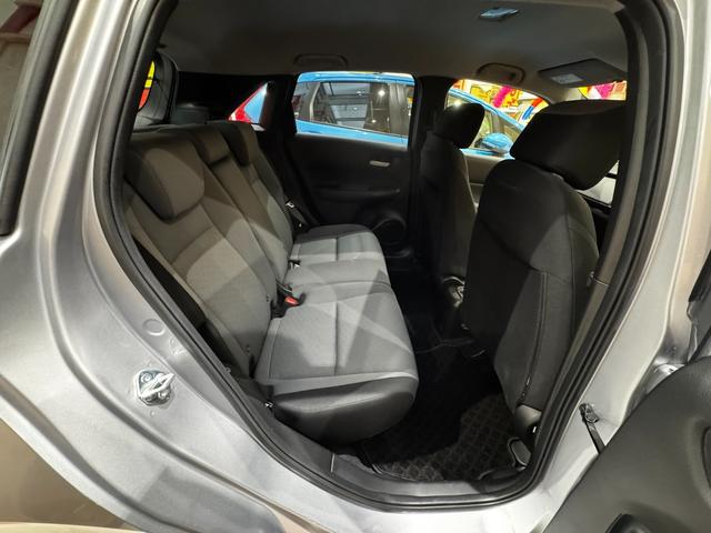 フィット ｅ：ＨＥＶベーシック　４ＷＤ　ホンダセンシング　ＬＥＤオートライト　フロントフォグ　社外ナビ　ＤＶＤ　Ｂｌｕｅｔｏｏｔｈ　バックカメラ　オートエアコン　ミラーヒーター　熱線入フロントガラス　ＥＣＯＮ　横滑り防止（45枚目）