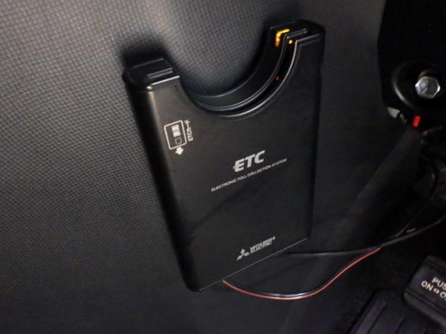 ノア X 4WD フルセグ メモリーナビ バックカメラ 衝突被害軽減システム ETC 電動スライドドア LEDヘッドランプ 乗車定員7人 3列シート アイドリングストップ(16枚目)