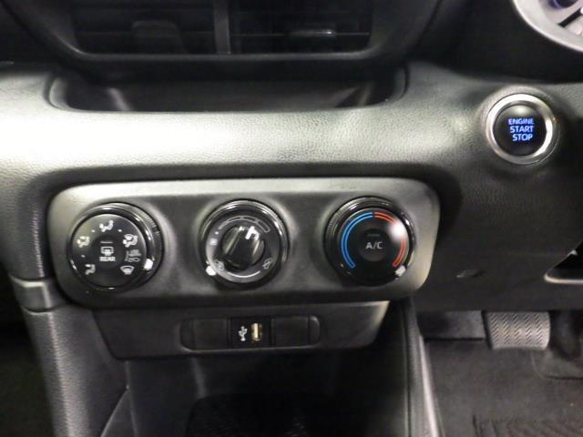 ヤリス X 4WD メモリーナビ バックカメラ 衝突被害軽減システム ETC(14枚目)