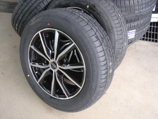 ヴォクシー ＺＳ　煌ＩＩＩ　４ＷＤ　フルセグ　メモリーナビ　ＤＶＤ再生　後席モニター　バックカメラ　衝突被害軽減システム　両側電動スライド　ＬＥＤヘッドランプ　乗車定員７人　３列シート　記録簿　アイドリングストップ（15枚目）