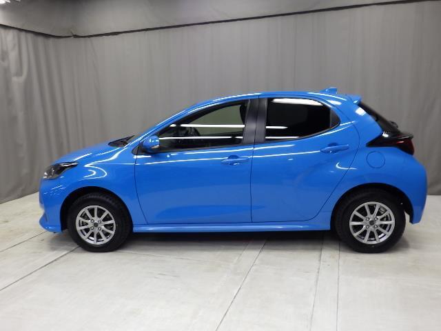 ヤリス Ｘ　４ＷＤ　メモリーナビ　バックカメラ　衝突被害軽減システム　ＥＴＣ（2枚目）