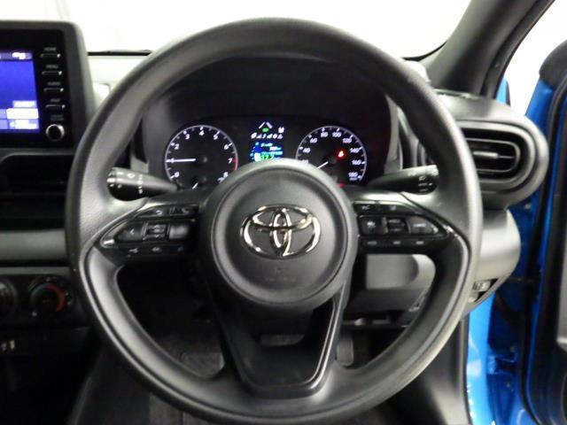 ヤリス Ｘ　４ＷＤ　メモリーナビ　バックカメラ　衝突被害軽減システム　ＥＴＣ（8枚目）