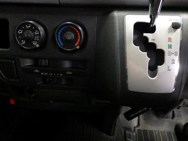 ハイエースバン ロングＤＸ　４ＷＤ　乗車定員６人　ディーゼル（11枚目）